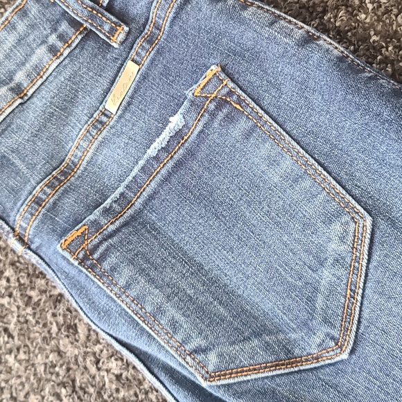 - KanCan - Picture 2 of 9